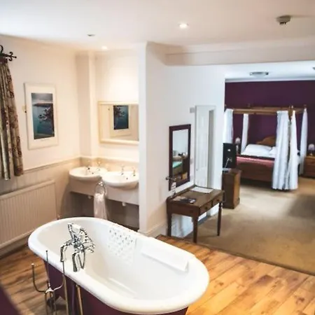 Tyacks Hotel