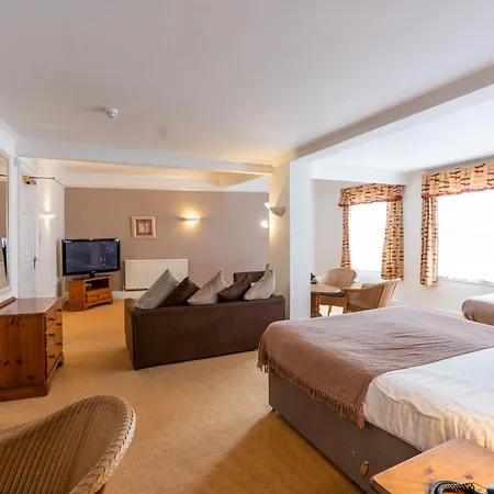 Tyacks Hotel